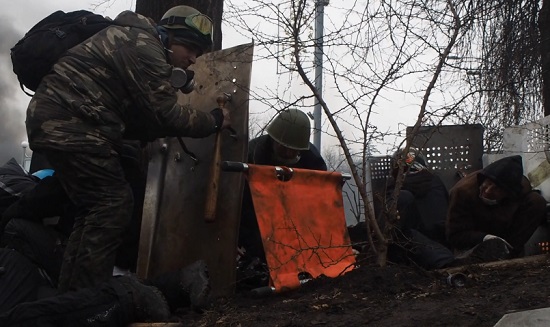 Ukraine : au cœur des combats meurtriers de la place Maïdan (VIDEO)