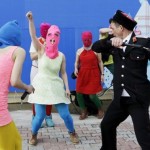JO de Sotchi : Des Pussy Riot violemment dispersées par la police ! (VIDEO)