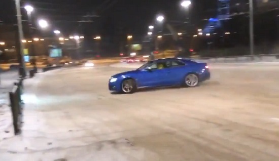 Il détruit son Audi S5 en driftant sur la neige (VIDEO)