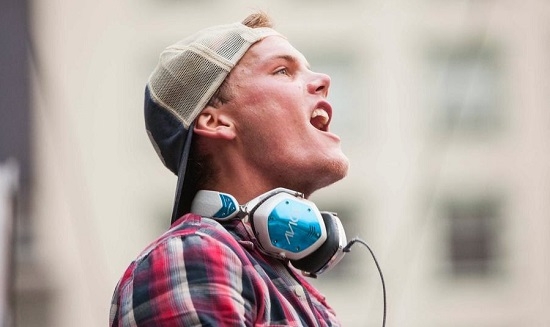 Avicii – Addicted To You (CLIP)