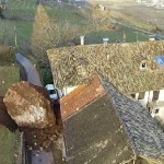 Italie : une maison détruite par un rocher géant (VIDEO)