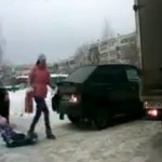 La mère la plus irresponsable de 2014 ? (VIDEO)