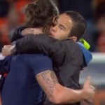 PSG : Ibrahimovic offre son maillot à un supporter (VIDEO)