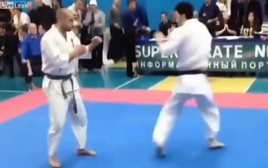 Karaté : KO après seulement 3 secondes de combat (VIDEO)