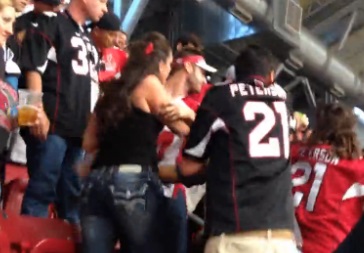 Grosse bagarre dans les tribunes pendant un match de NFL (vidéo)