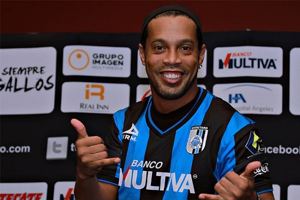 La passe décisive millimétrée de Ronaldinho (vidéo)