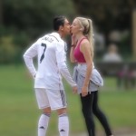 Il se déguise en Cristiano Ronaldo pour draguer les filles dans la rue (vidéo)