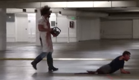 Blague horrifiante : massacre à la tronçonneuse dans un parking (vidéo)