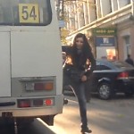 En Russie, les chauffeurs de bus n&rsquo;ont pas de temps à perdre ! (vidéo)