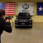 AK-47 vs Mercedes Benz blindée (vidéo)