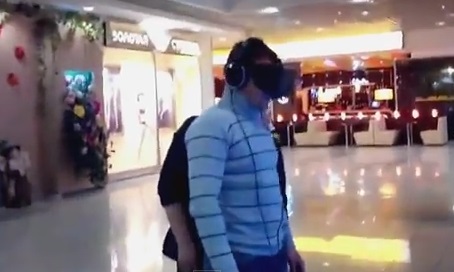 Hilarant – il pousse son pote dans le vide pendant une réalité virtuelle (vidéo)