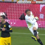 FAIL : Le gardien de Dortmund assomme son coéquipier (vidéo)