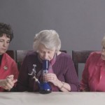 3 grands-mères fument du cannabis pour la première fois ! (vidéo)
