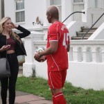 Il se déguise en Mario Balotelli pour draguer les filles dans la rue (vidéo)