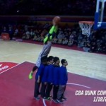 Un basketteur chinois se ridiculise lors d&rsquo;un concours de dunks (vidéo)