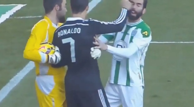 Cristiano Ronaldo, exclu pour avoir agressé un adversaire (vidéo)