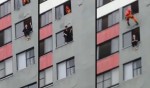 Un pompier tente le tout pour le tout pour sauver une femme suicidaire