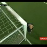 Un gardien de but qui triche (VIDEO)