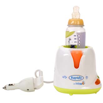 Des cambrioleurs donnent le biberon à un bébé en pleurs