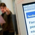 Elle sourit sur Facebook, son assurance maladie suspend ses droits