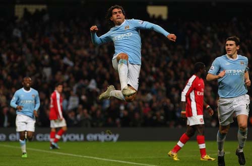 Carlos tevez marque un but magnifique (VIDEO)