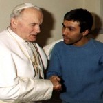 Mehmet Ali Agca, l&rsquo;homme qui avait tiré sur Jean Paul II sort de prison (VIDEO)