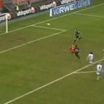 L&rsquo;arbitre qui accorde des buts à l&rsquo;oeil (VIDEO)