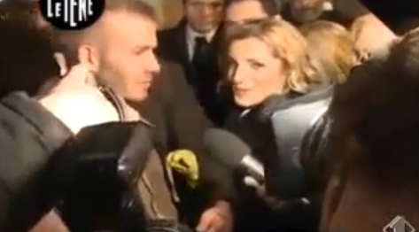 David Beckham se fait palper l’entrejambe par une journaliste Italienne (VIDEO)