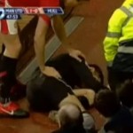 Un joueur de Hull City assomme le juge de ligne (VIDEO)