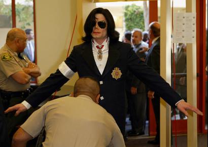 Michael Jackson : son médecin en liberté, sa pédophilie confirmée ?