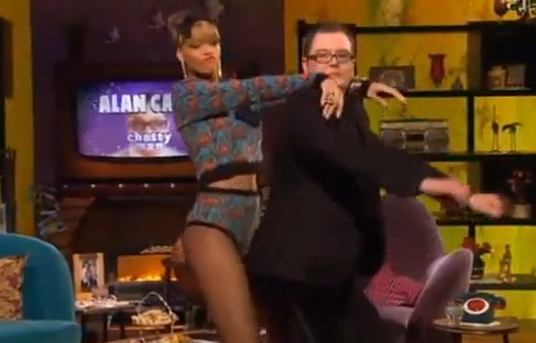 Rihanna en mode prof de danse sexy (VIDEO)