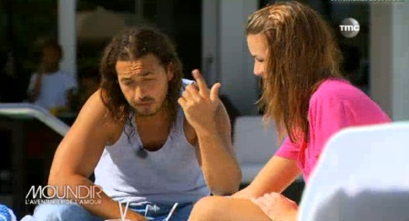 Clash entre Moundir et une candidate (VIDEO)