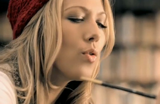 Colbie Caillat – I Never Told You (CLIP)