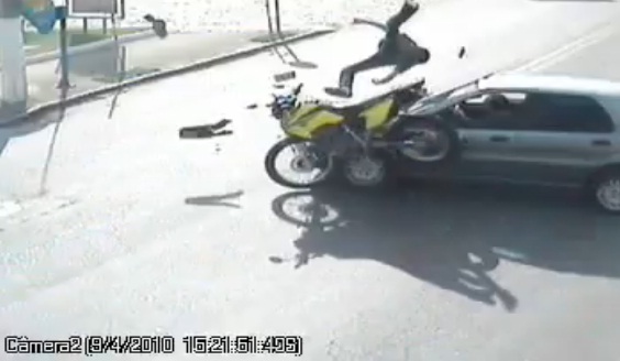 Les deux-roues c’est dangereux (VIDEO)