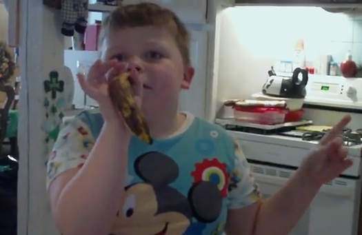 Un petit garçon interprète Bad Romance de Lady GaGa (VIDEO)