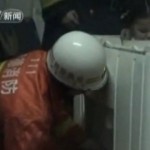 Une petite chinoise coincée dans une machine à laver (VIDEO)