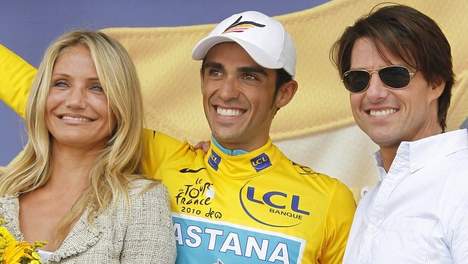Cameron Diaz et Tom Cruise sur le Tour de France pour remettre le maillot jaune (VIDEO)
