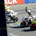 Accident violent lors du départ de motoGP (VIDEO)