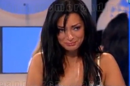 Emilie en larmes quitte le plateau de Jean Marc Morandini (VIDEO)
