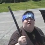 Le gangster XXL de wow menace ses anciens coequipiers (VIDEO)