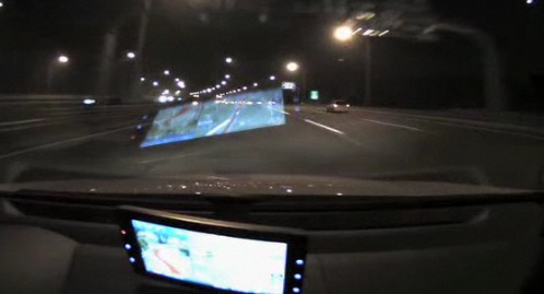 Il prend une douche froide sur l’autoroute (VIDEO)