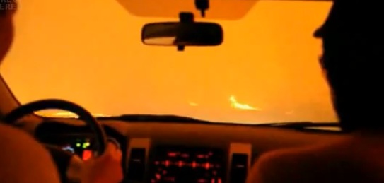 Ces jeunes russes vivent une scène d’apocalypse en voiture (VIDEO)