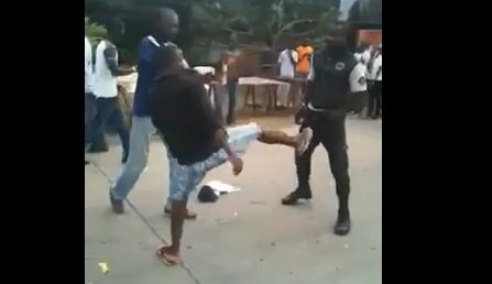 Voici comment les militaires ivoiriens séparent une bagarre (VIDEO)