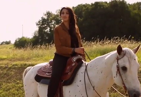 Camelia Jordana – Calamity Jane (CLIP)