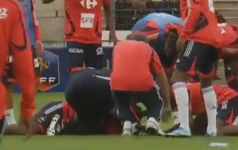 Malaise de Gomis pendant l’entraînement avec l’équipe de France (VIDEO)
