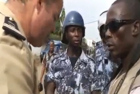 Polémique : Un militaire français menace un journaliste Togolais (VIDEO) (réactualisé)