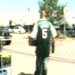 Un employé de supermarché agressé par des voleurs (VIDEO)