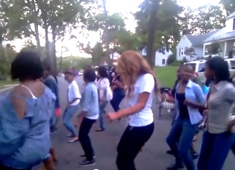 Beyoncé s’invite à une fête de quartier (VIDEO)