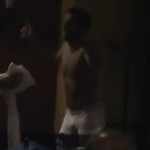 Ludovic Giuly fait un strip-tease dans un bar lors du match Bosnie-France (VIDEO)