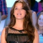 La première météo de Charlotte Le Bon au grand journal (VIDEO)